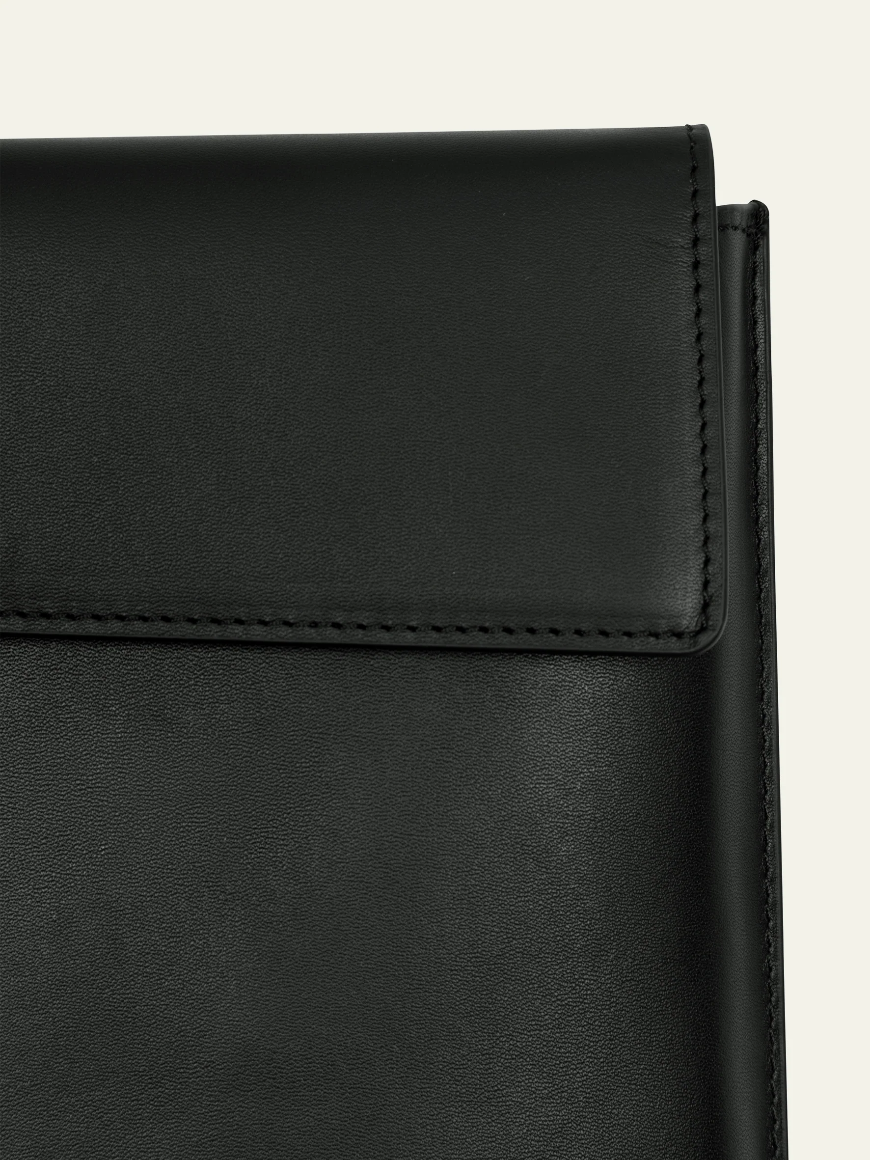 007 - Basics Macbook Case - Image 8