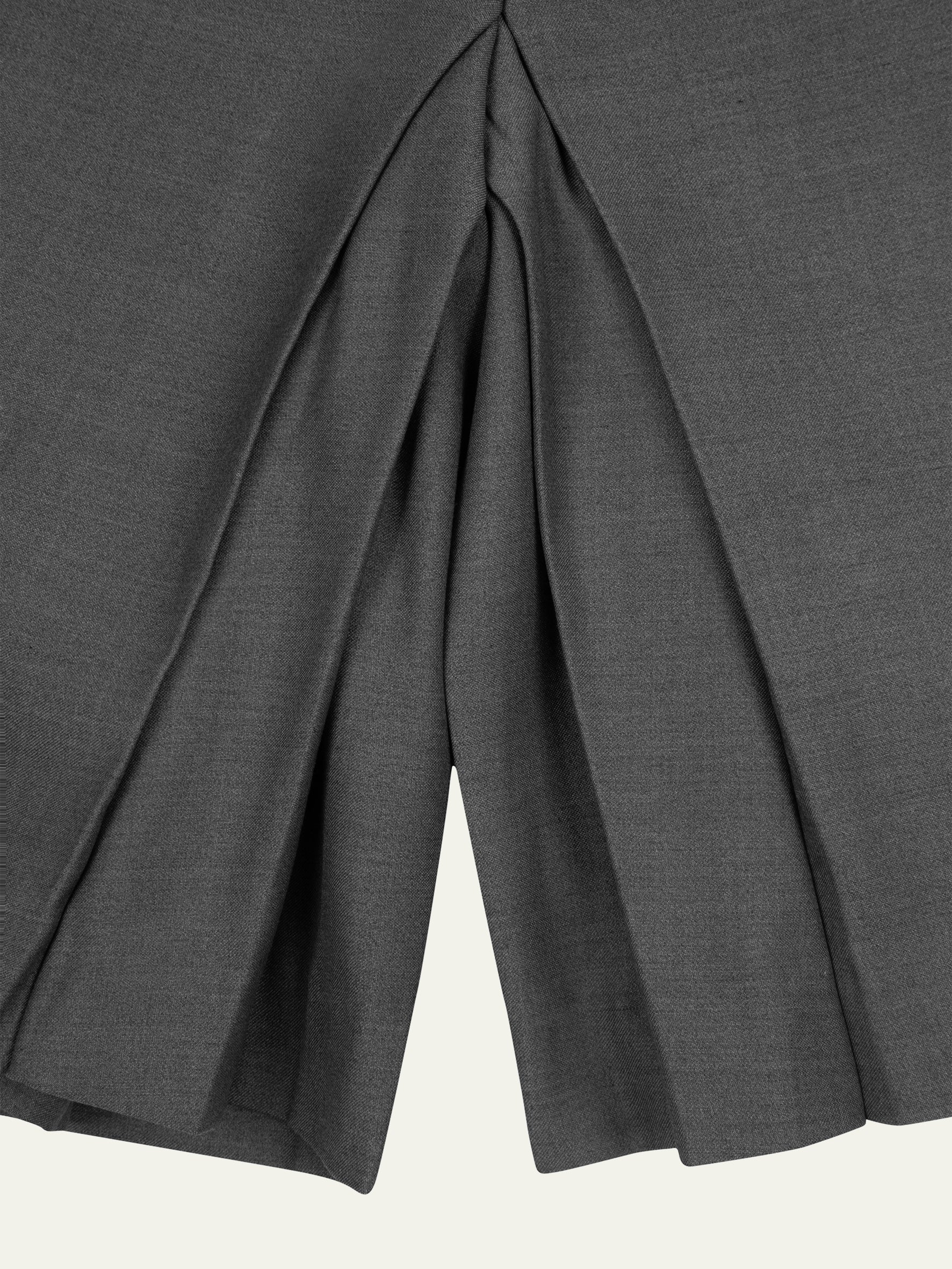 007 - C. Perriand Pleated Waistless Shorts - Image 9