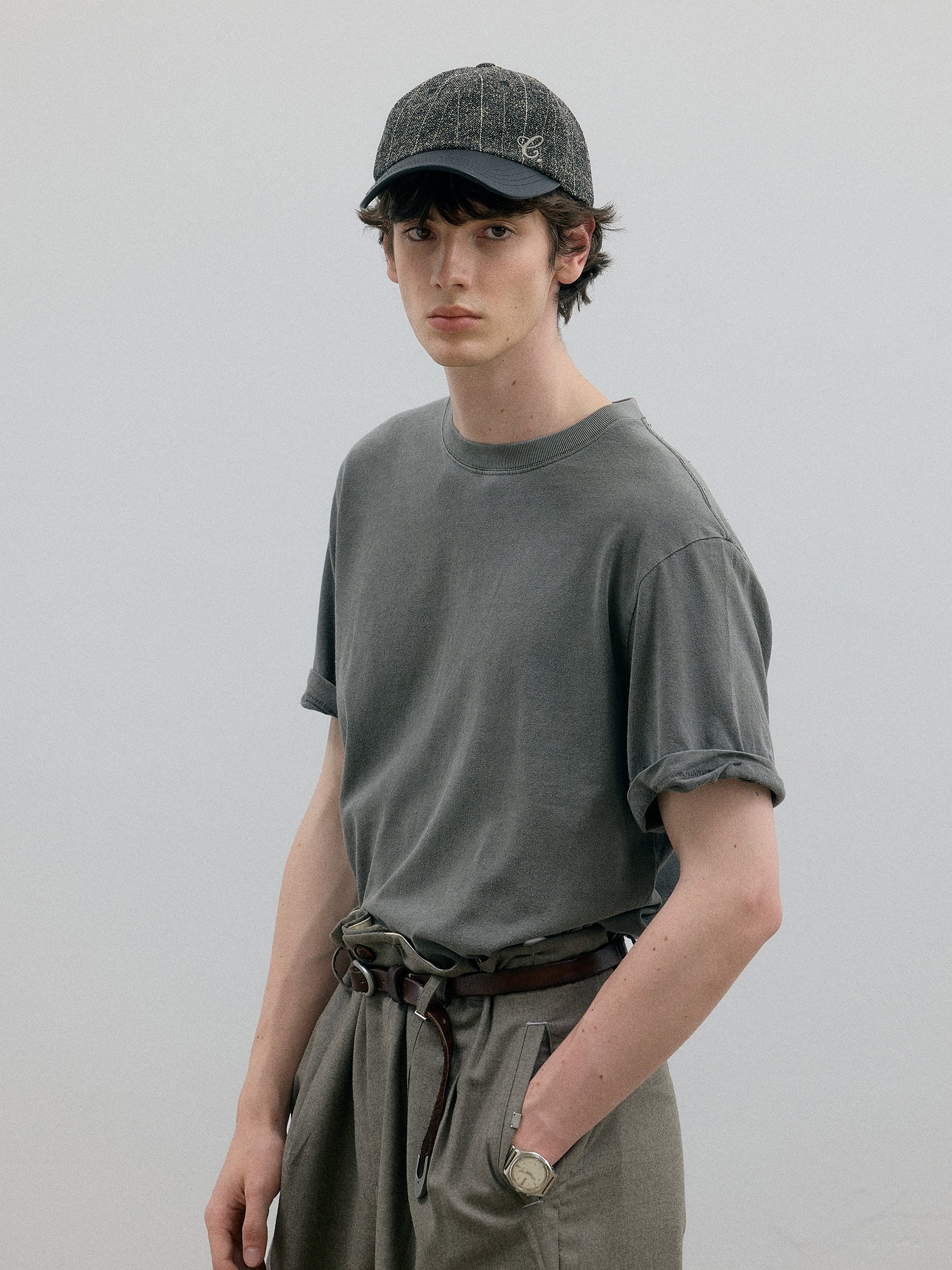011 - Founder Roll-up T-shirt - Image 11