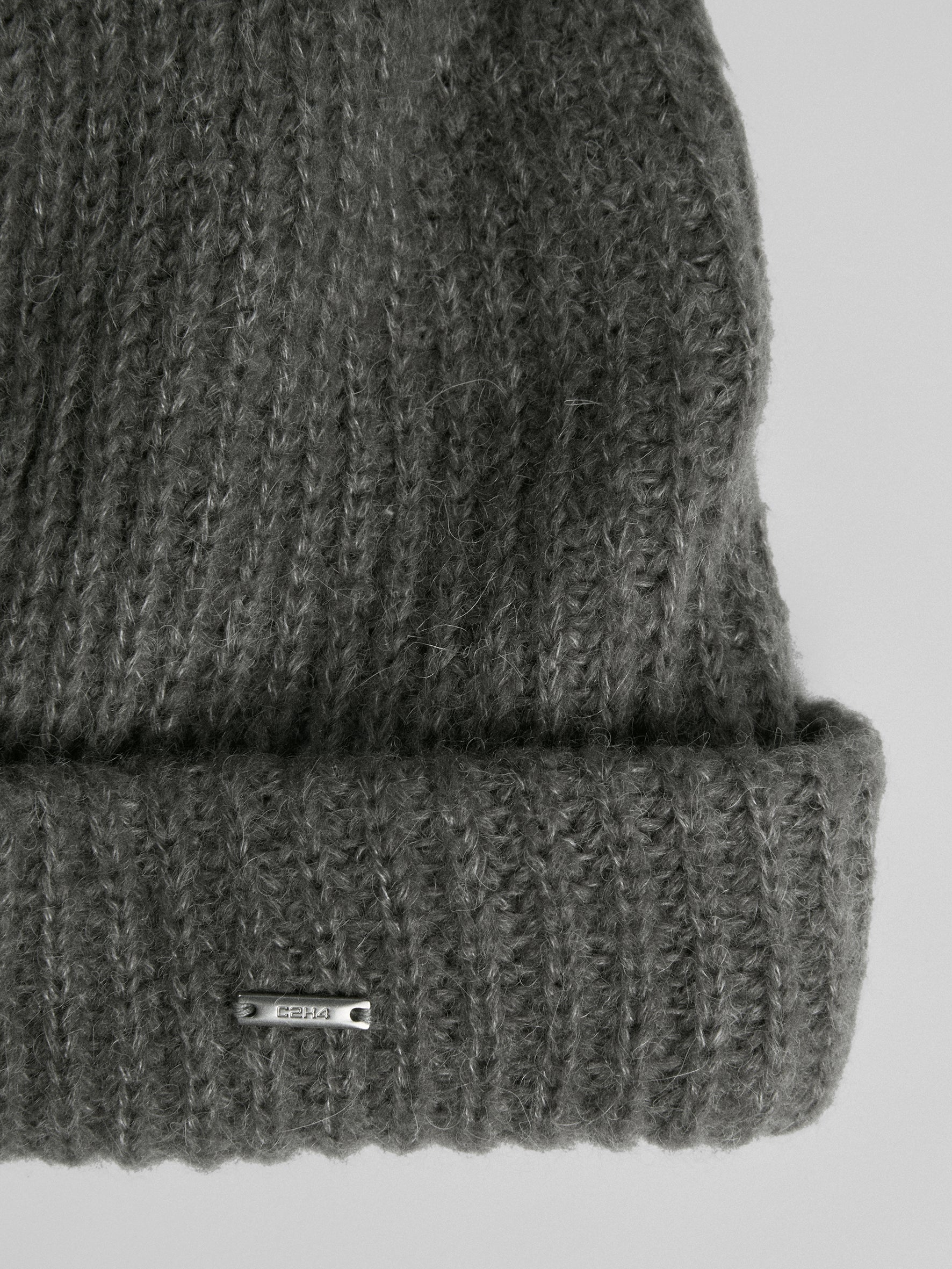 011 - Vrille Beanie - Image 11