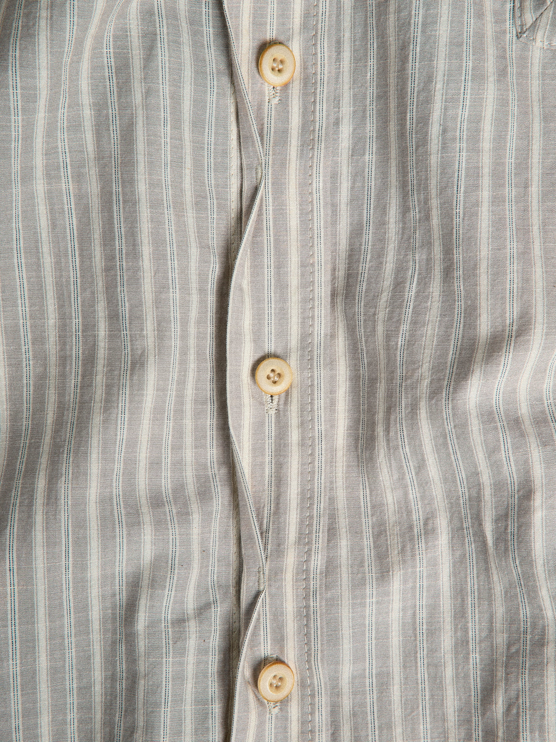 011 - Old Time Wardrobe Wrinkled Shirt - Image 18